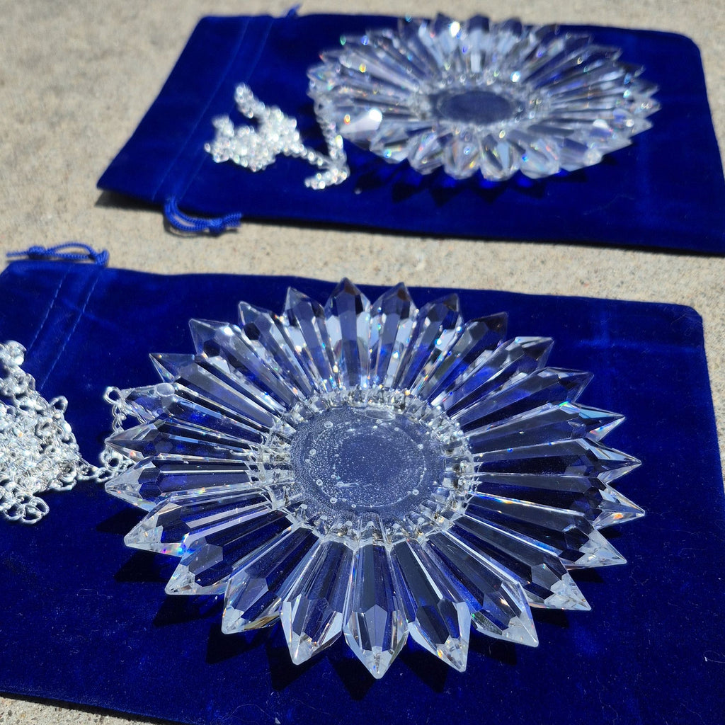 oblique view showing sparkling facets of prisms set radially around a clear center